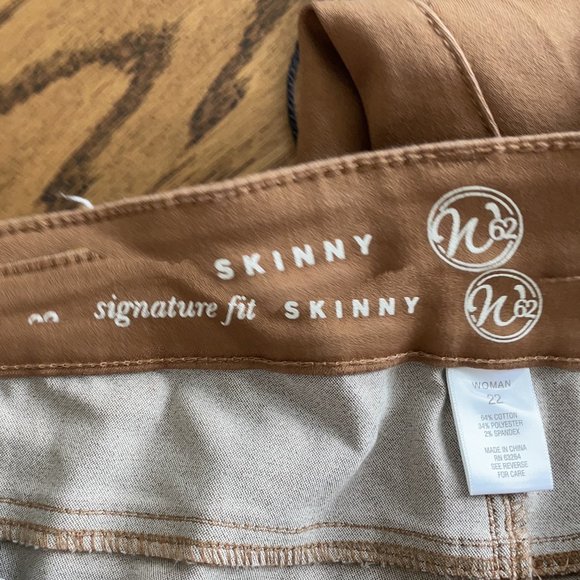 Golden Brown Women's Signature Fit Skinny Pants - Picture 3 of 5